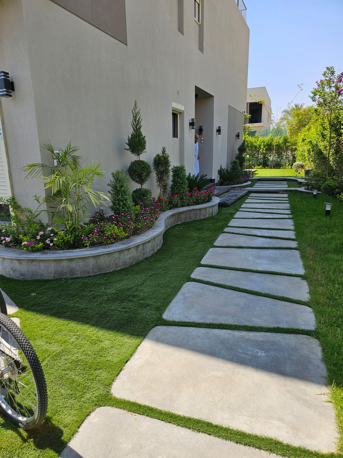 صورة من معرض الأعمال