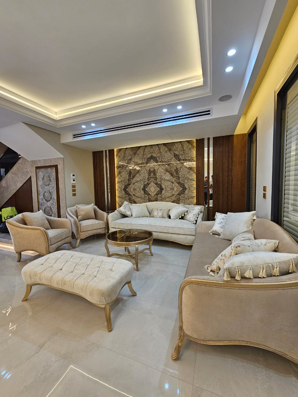 صورة من معرض الأعمال