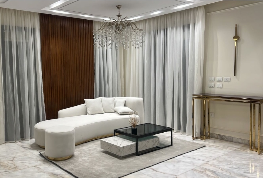 صورة من معرض الأعمال